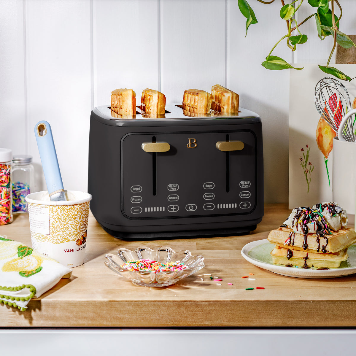Beautiful 2 Slice Touchscreen Toaster, White Icing by Drew Barrymore