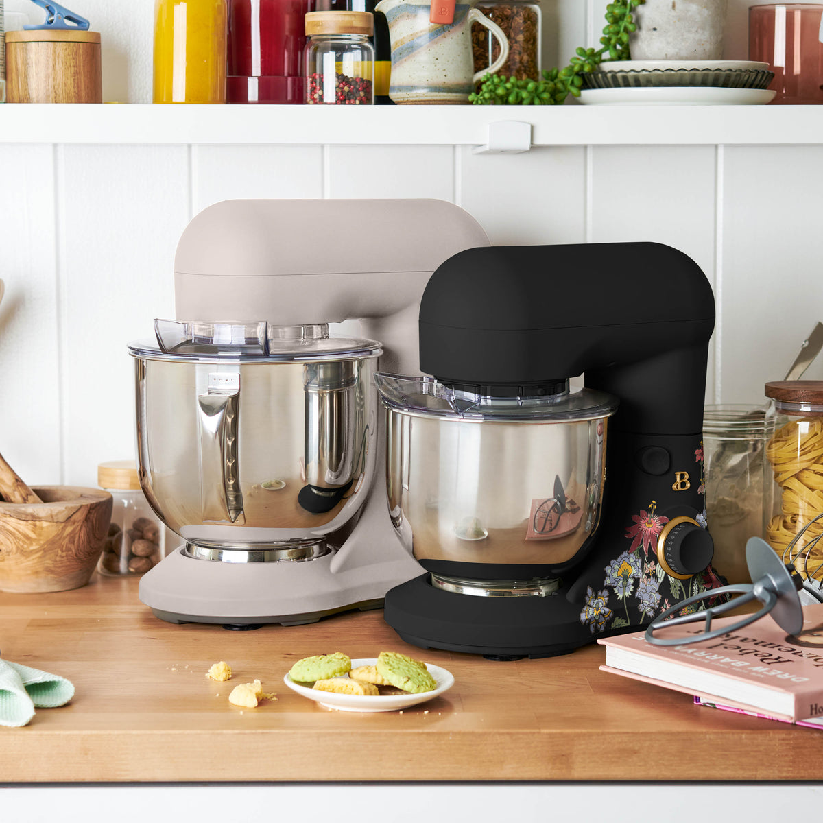 3.5qt vs 5.5qt Beautiful Stand mixer by Drew Barrymore