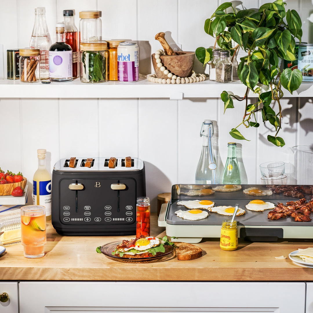 4-Slice Toaster with Touch-Activated Display – Beautiful™