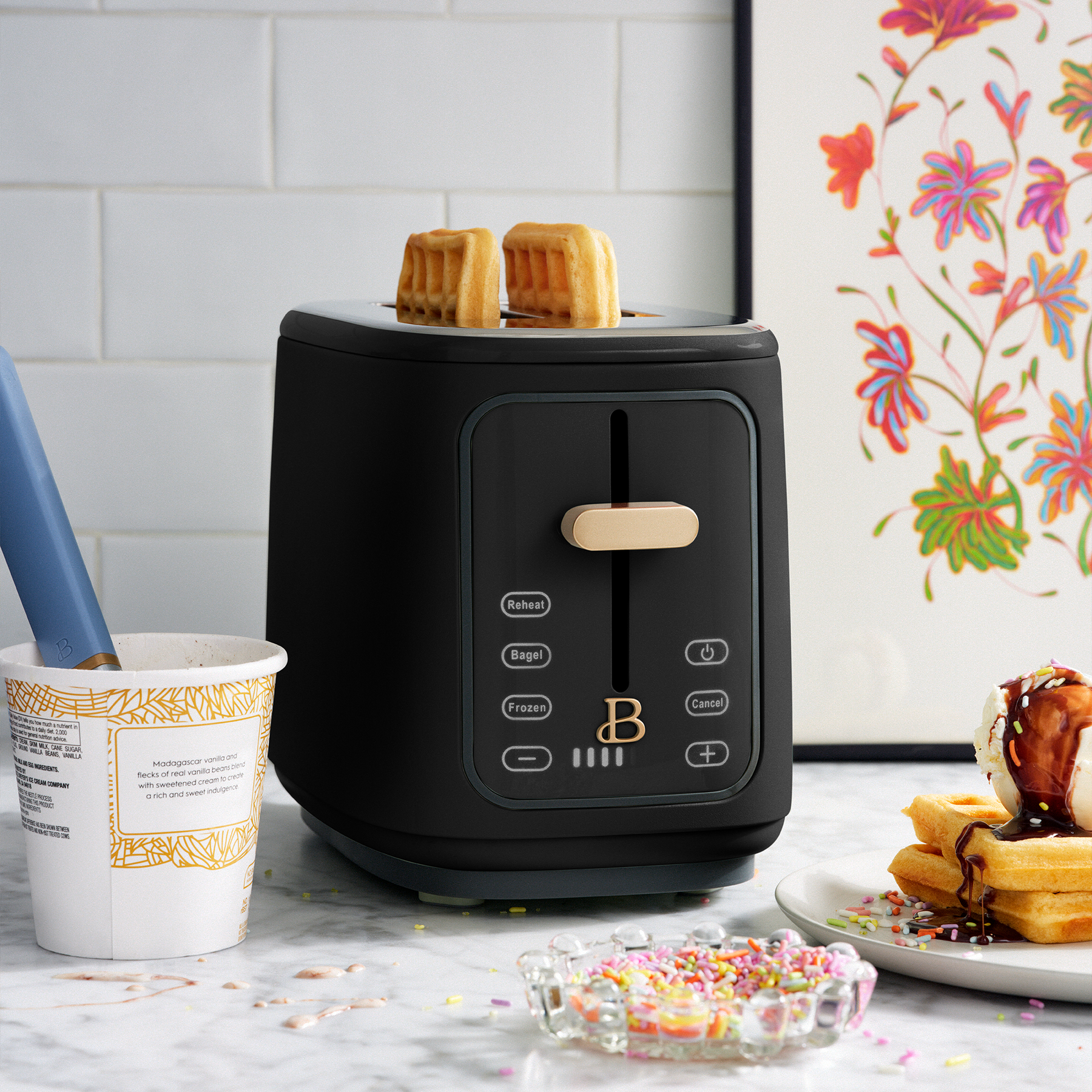2-Slice Toaster with Touch-Activated Display – Beautiful™